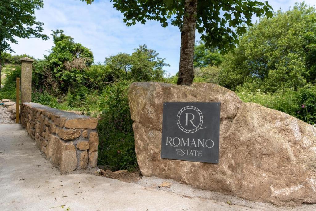 Romano Estate, The Courtyard 彭赞斯 外观 照片